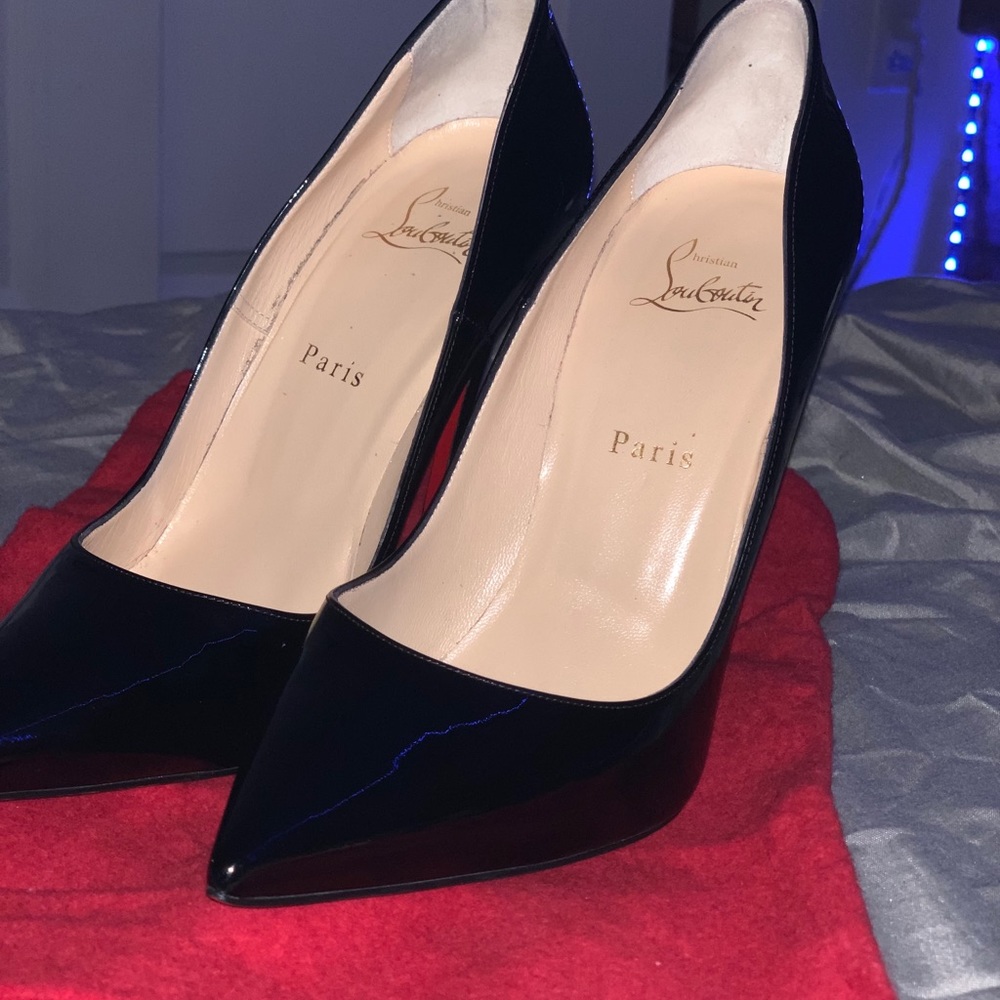 SIZE 40.5 BLACK PATENT LOUBOUTIN SO-KATES